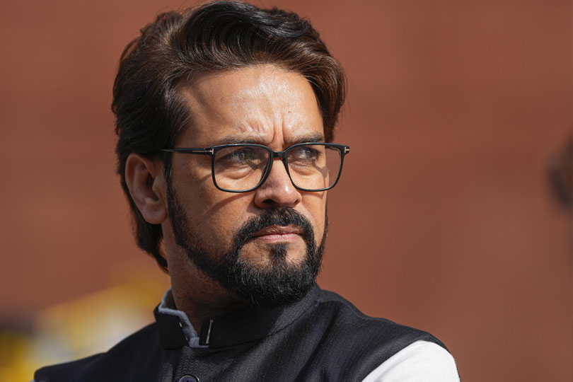 രാഹുൽ ഗാന്ധി ഹൈഡ്രജൻ ബോംബ് പൊട്ടിക്കുന്നതിന് പകരം പൂത്തിരി കത്തിച്ച് മടങ്ങിയെന്ന് ബി ജെ പി നേതായ് അനുരാഗ് ഠാക്കൂർ  